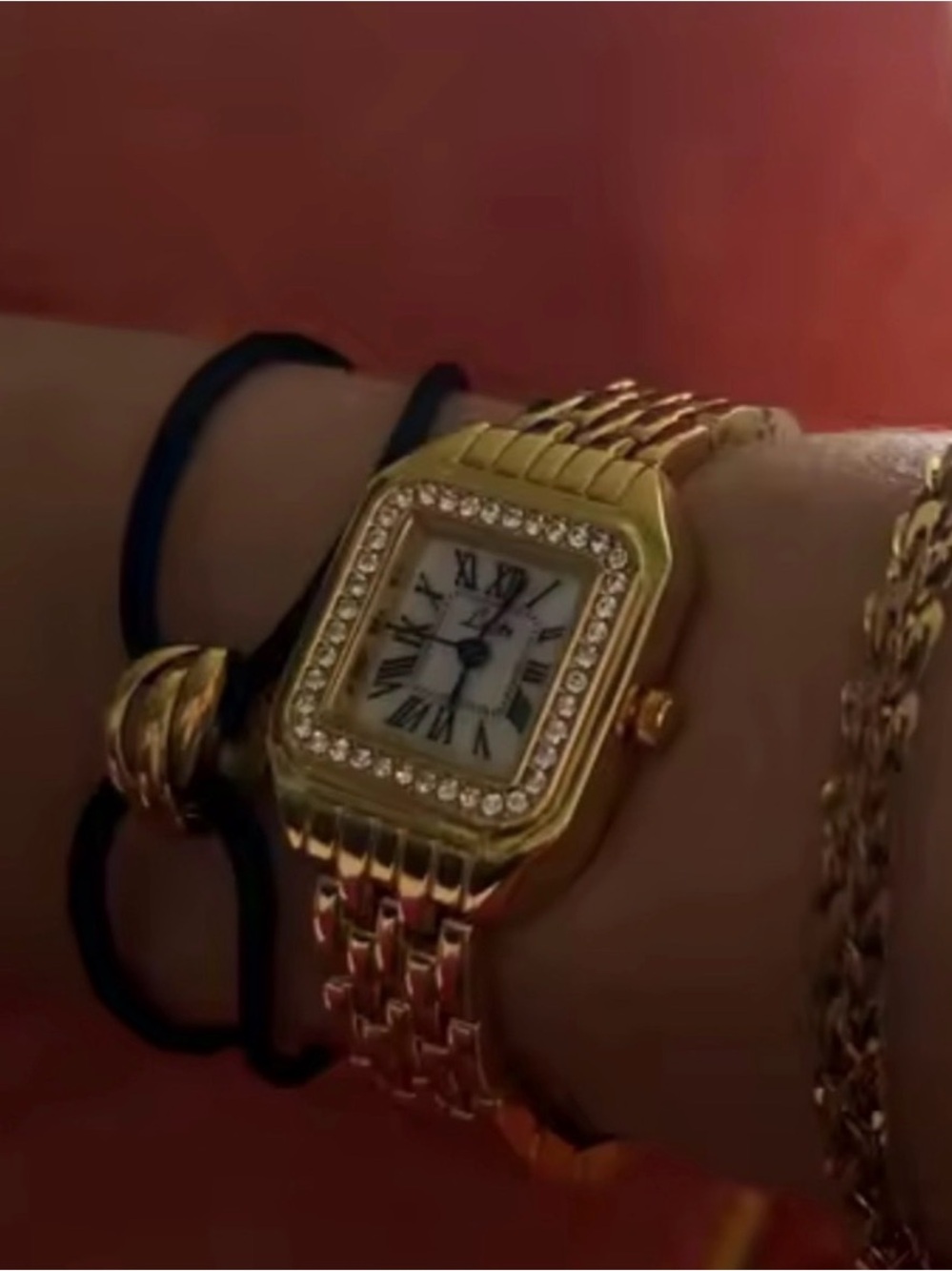 Panthere Elegant Gold Watch - Picture 4 of 5